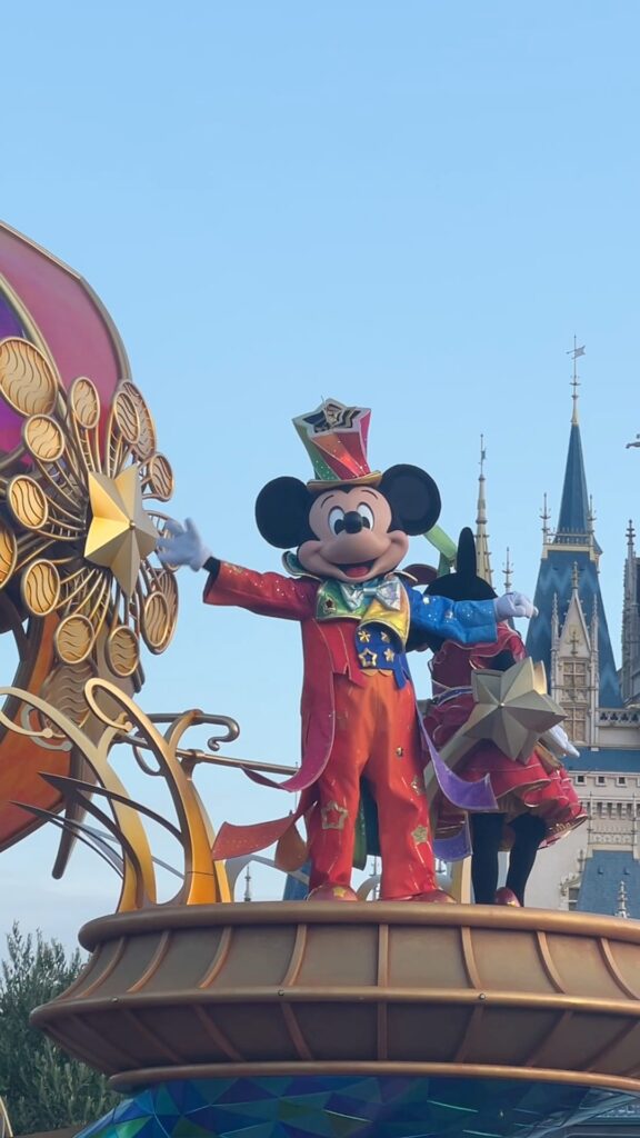 東京ディズニーランドのパレードに登場したミッキーマウス