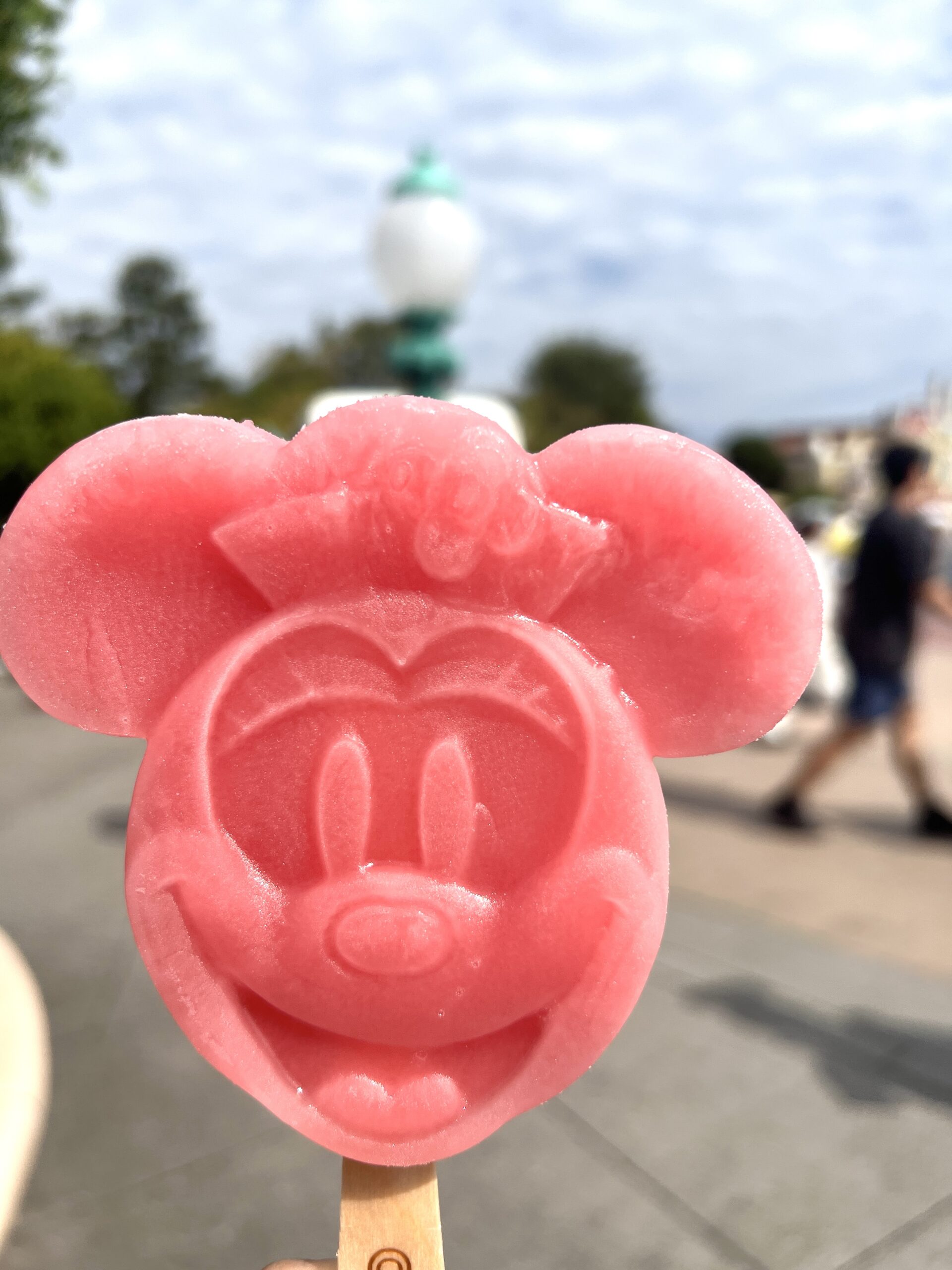 東京ディズニーランドのミニーアイス（ピーチ＆ラズベリー味）