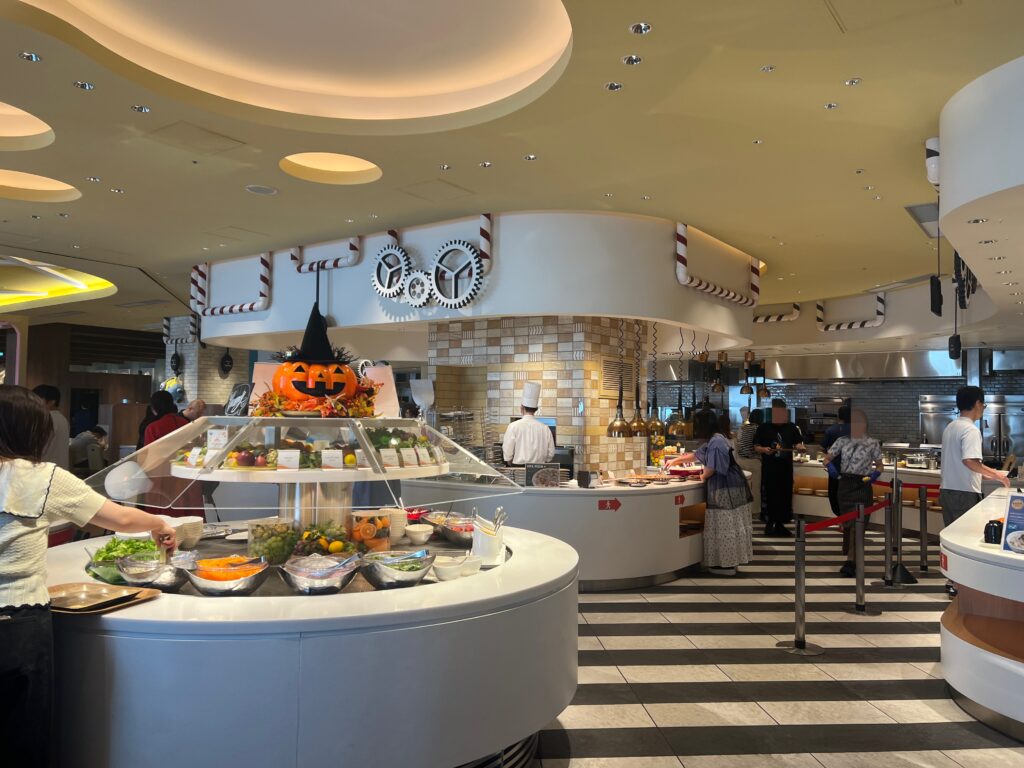 Colorful breakfast buffet at Hotel Universal Port Vita with Japanese and Western dishes and Minions decorations.