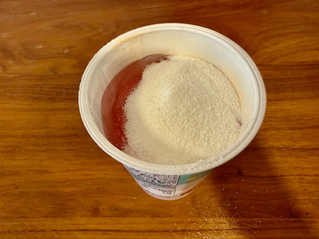 カービィのりんごゼリードリンクに粉をかけた状態