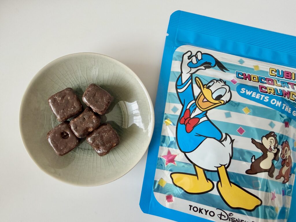 東京ディズニーリゾート キュービックチョコレートクランチ ミニの中身とドナルドデザインの個包装