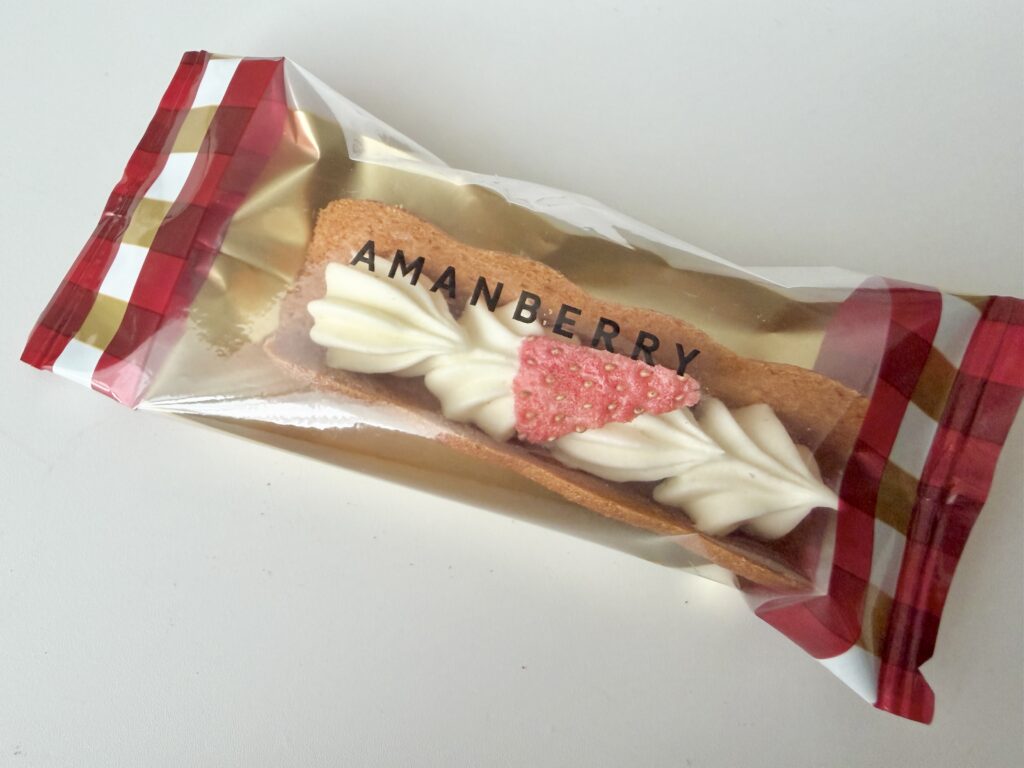 AMANBERRY アマンベリー 福岡土産｜苺とホワイトチョコのチュイール菓子 パッケージ画像