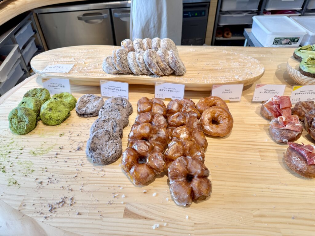 自由が丘アイムドーナツのグレーズドと生フレンチクルーラー
