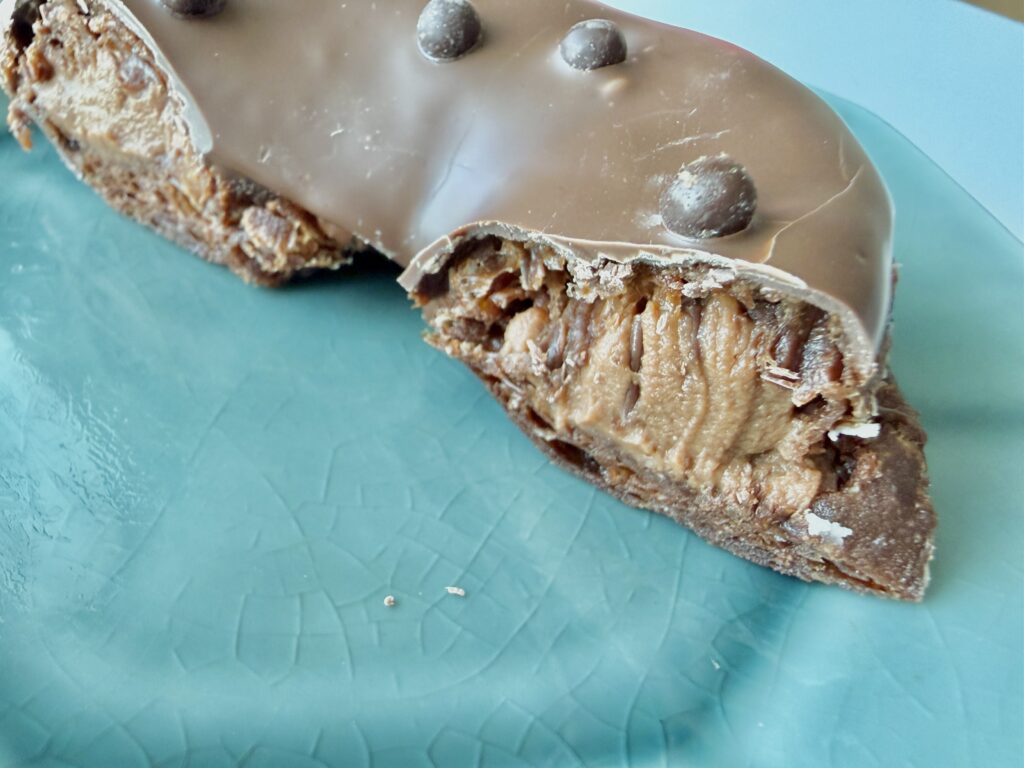 自由が丘アイムドーナツのリングチョコクリーム断面