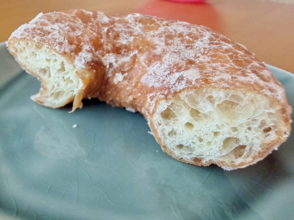 自由が丘アイムドーナツのグレーズドドーナツ断面