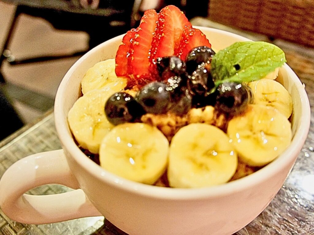 Island Vintage Coffee(アイランドヴィンテージ)のアサイーボウル|ワイキキで有名な人気店