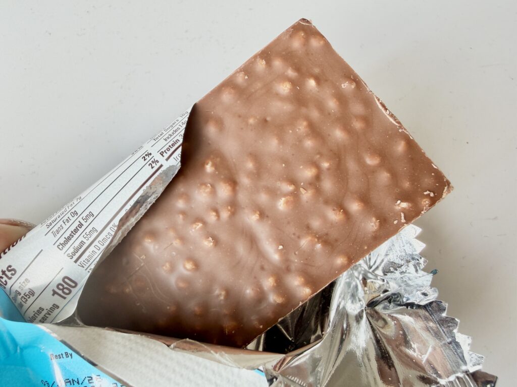 ミスタービースト チョコレート Milk Crunch クランチ入り断面