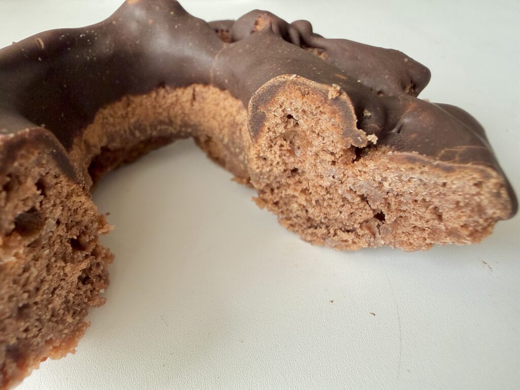 ランディーズドーナツ東京駅 チョコオールドファッションの断面