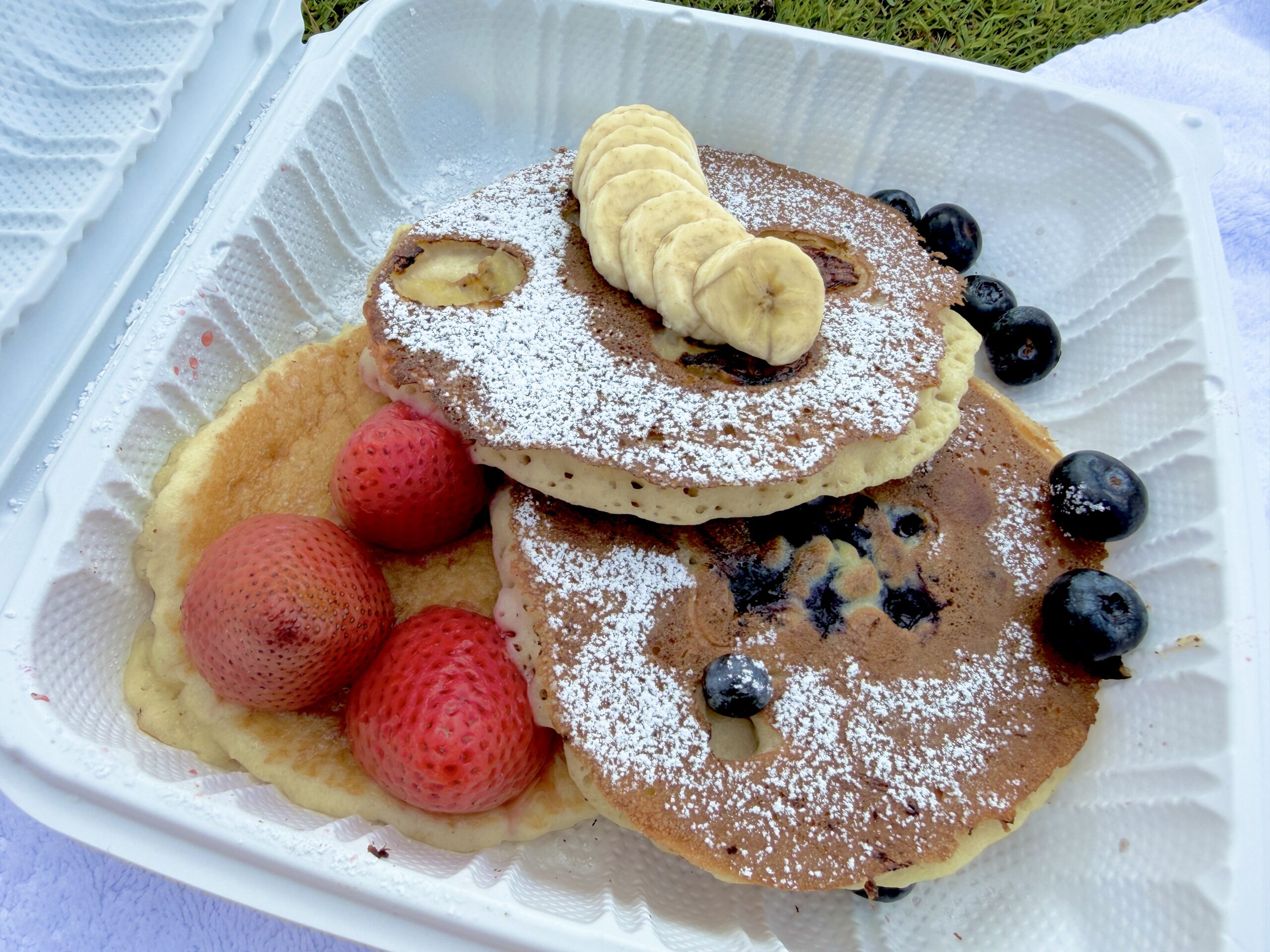 エッグスンシングス パンケーキ サンプラー フルーツ