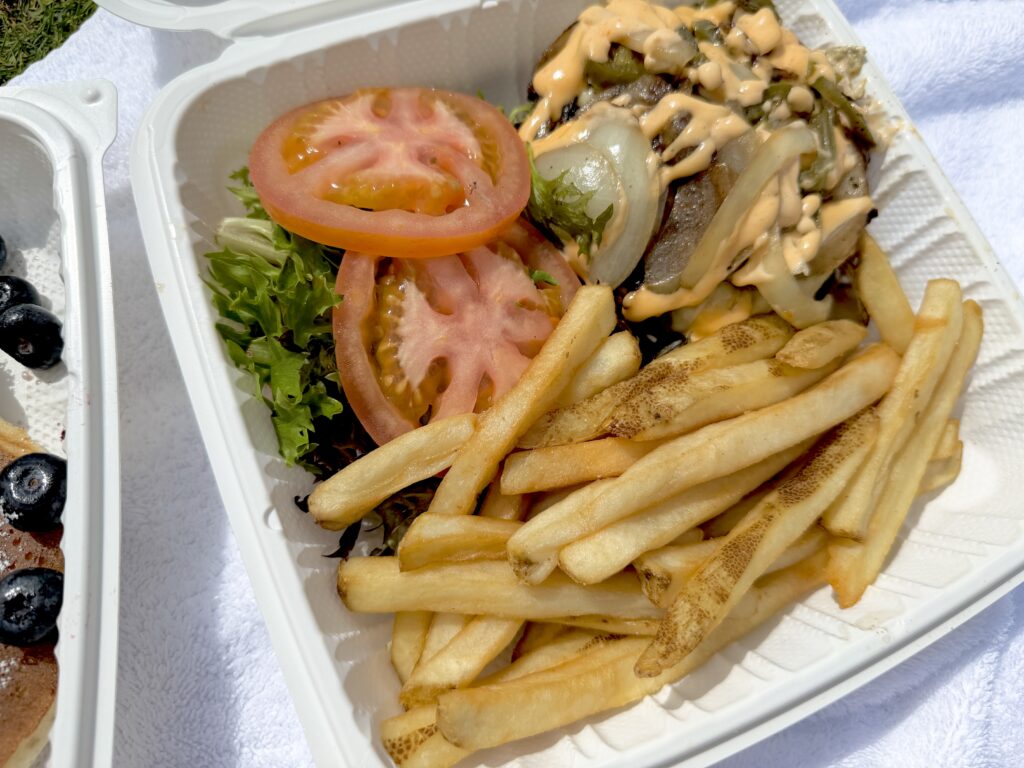 エッグスンシングス ボルケーノバーガー ポテト付き