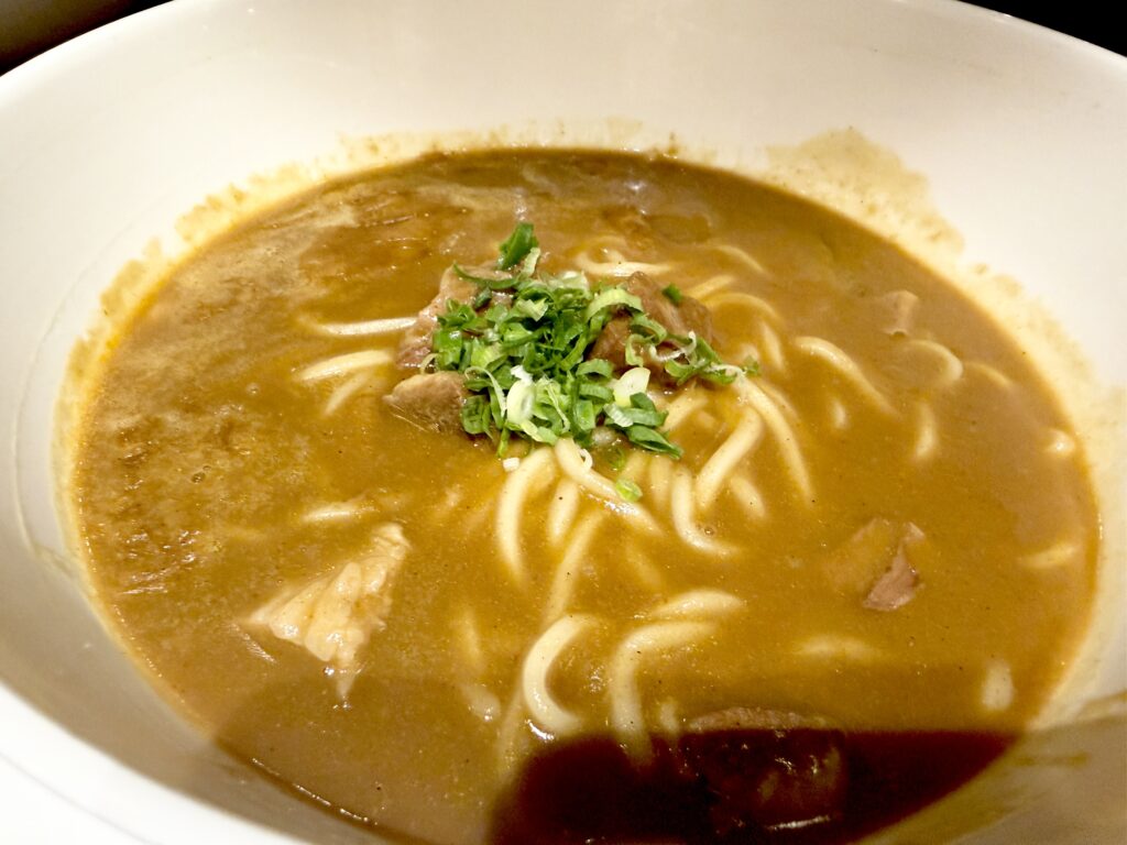 ハワイ つるとんたん カレーうどん 人気メニュー