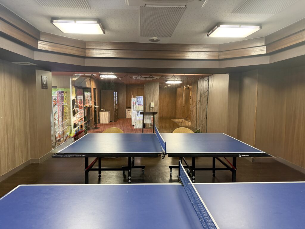 大江戸温泉物語Premiumあたみ館内の卓球台