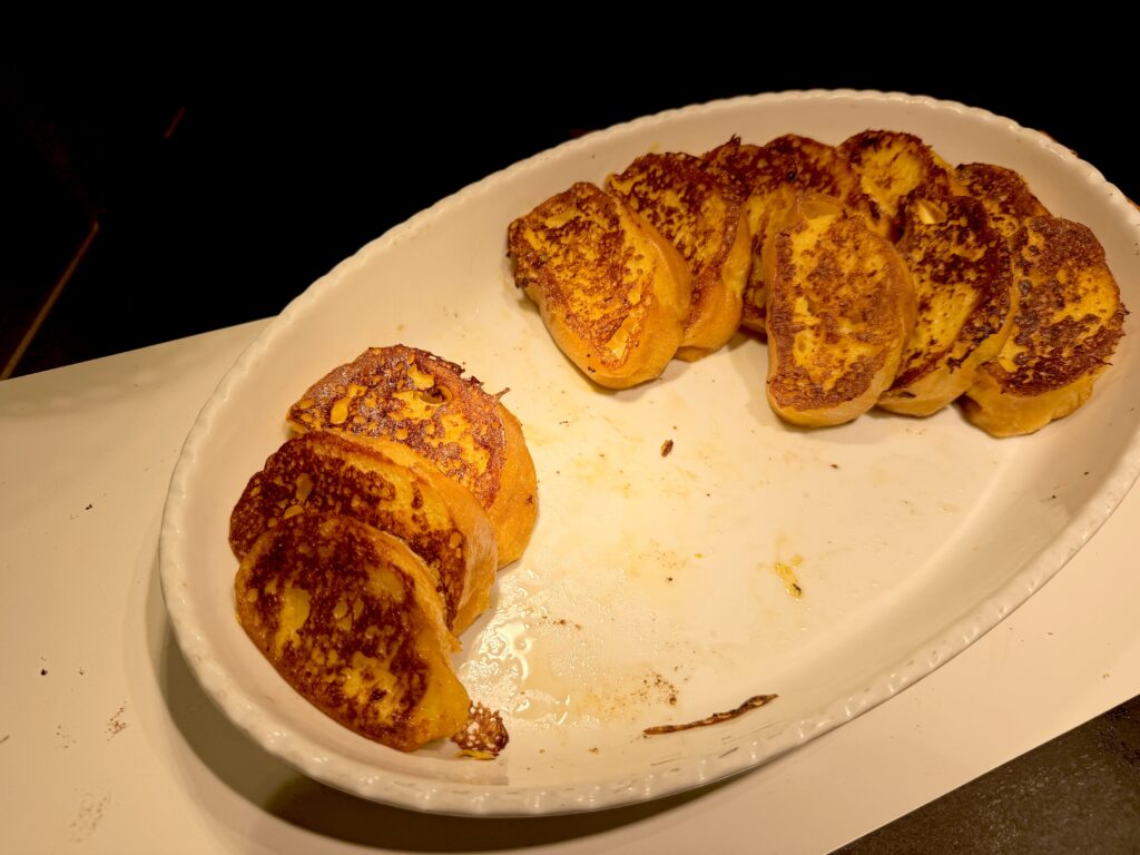 Premiumあたみの朝食バイキングのフレンチトースト
