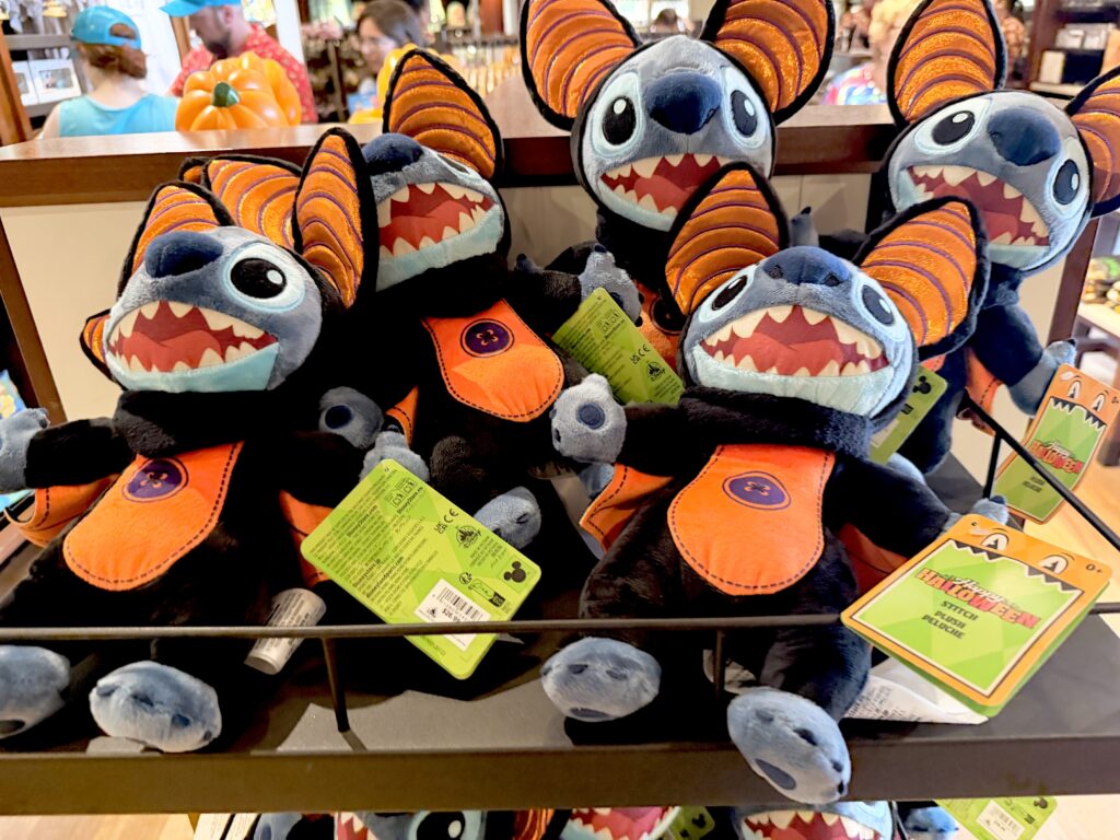 コウモリ衣装を着たアウラニのハロウィンスティッチぬいぐるみ