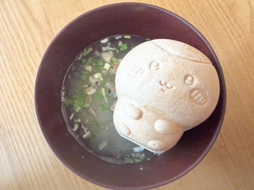 ちいかわパークのお土産・くりまんじゅうのしじみ汁もなかを実食